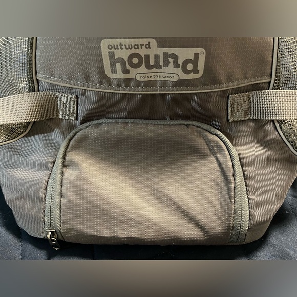 Grey Outward hound small carrying back pack to carry your small dog. - Picture 9 of 11